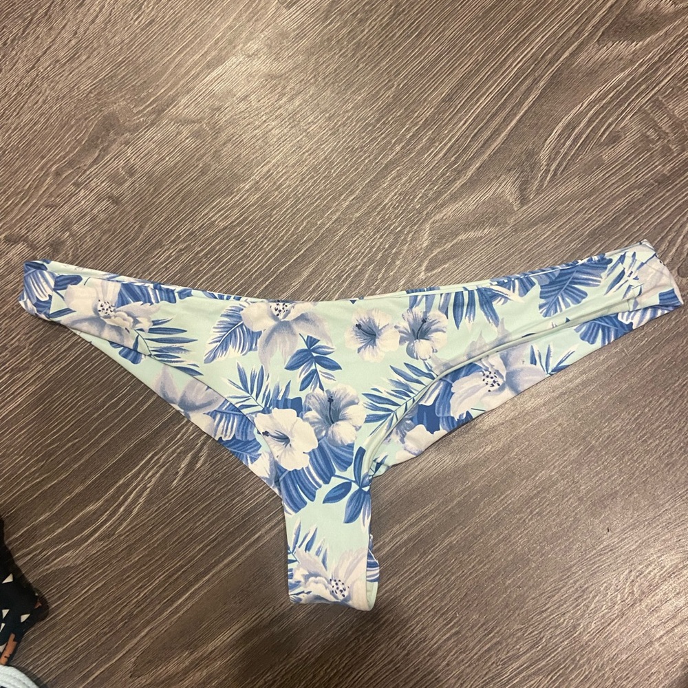FRANKIES BOTTOM